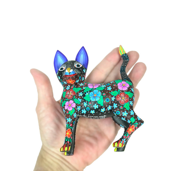 Alberto Jimenez: Little Flower Dog Woodcarving