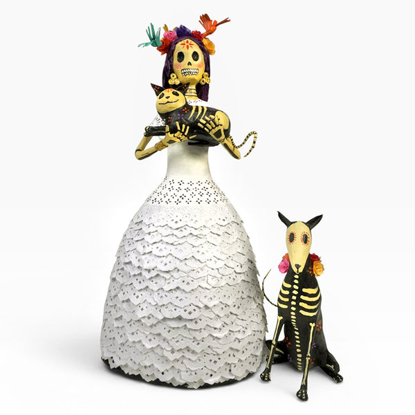Antonio Alonso: Impressive Frida with Her Pets Paper Mache