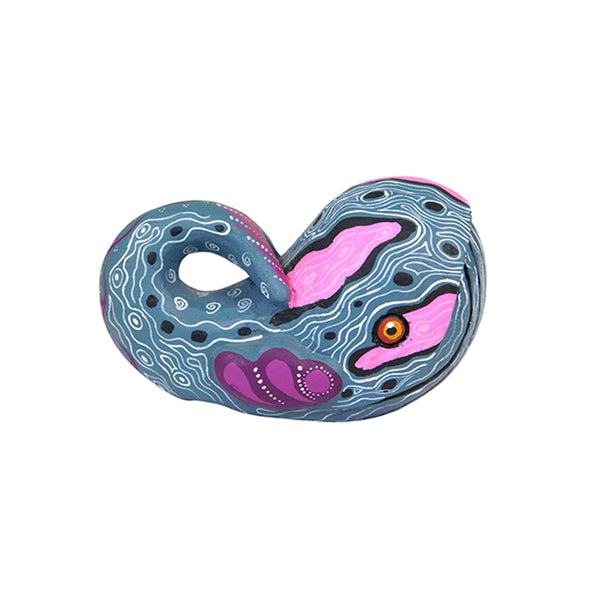 Carolina Sandoval & Kengi Santos: Little Whale Woodcarving