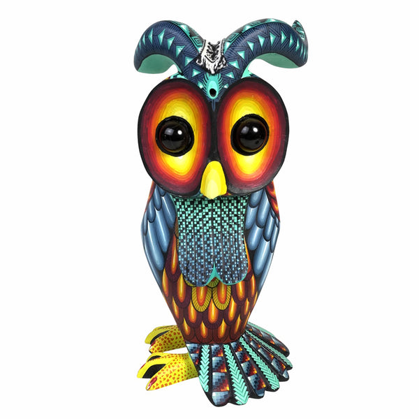 Carolina Sandoval & Kengi: Impressive Owl with Mask Woodcarving