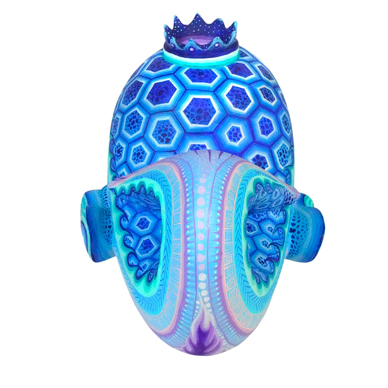 Carolina Sandoval & Kengi: Superb Queen Whale Woodcarving