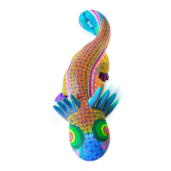 Cesar Melchor: Golden Axolotl Woodcarving