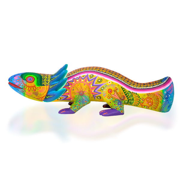 Cesar Melchor: Golden Axolotl Woodcarving