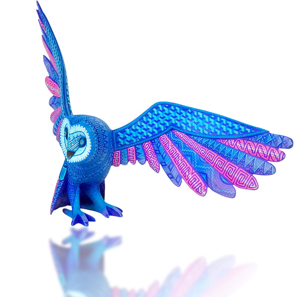 Emmanuel Ramirez: Spectacular Owl Woodcarving