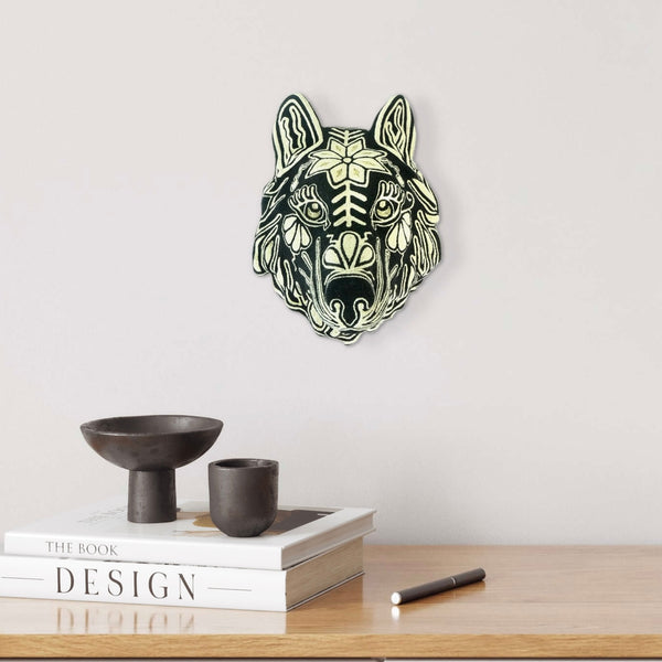 Huichol: Wall Hanging Yarn Wolf Figurine