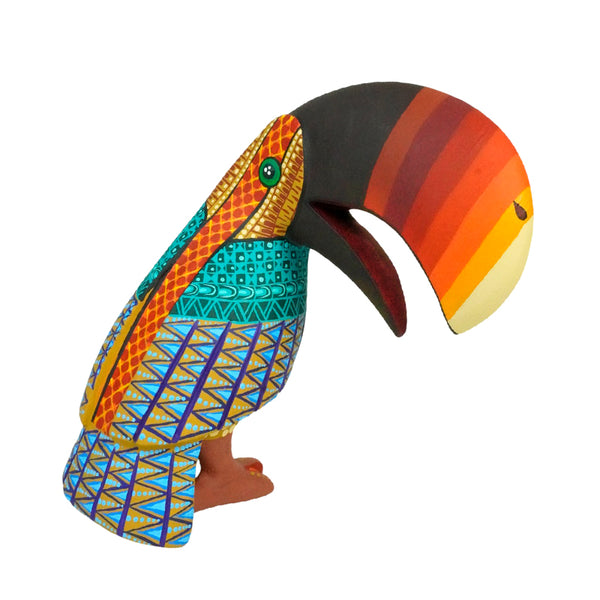 Gaspar Calvo: Contemporary Toucan Woodcarving