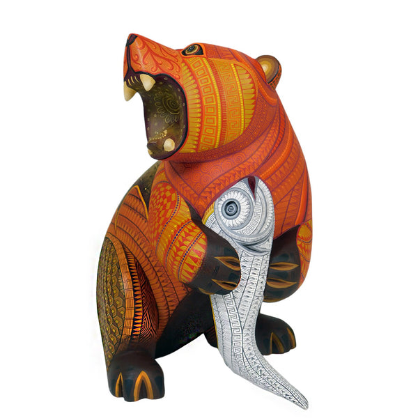 Isabel Fabian: Grizzly Bear Woodcarving