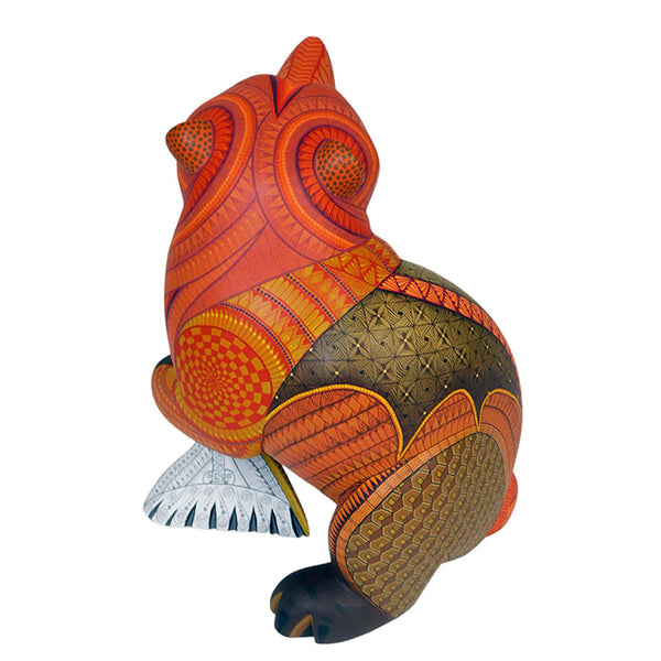 Isabel Fabian: Grizzly Bear Woodcarving