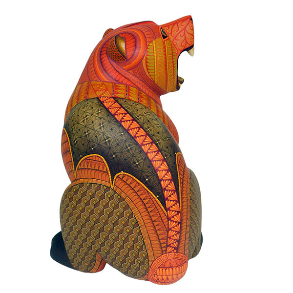 Isabel Fabian: Grizzly Bear Woodcarving