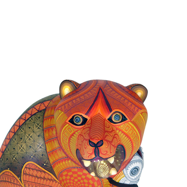 Isabel Fabian: Grizzly Bear Woodcarving