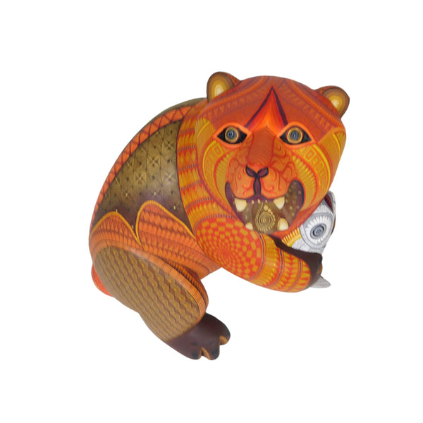 Isabel Fabian: Grizzly Bear Woodcarving