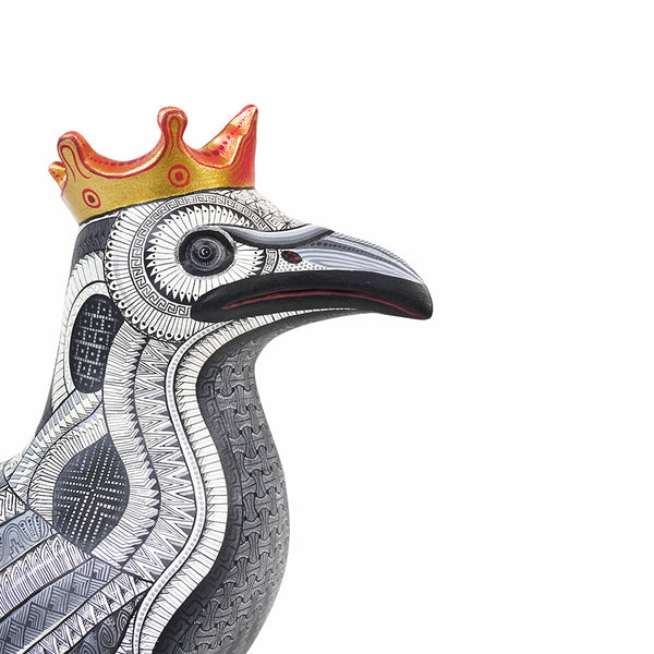 Isabel Fabian: Impressive Crow Woodcarving