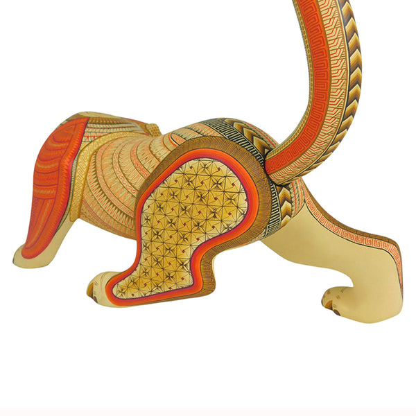Isabel Fabian: Exquisite Puma Woodcarving