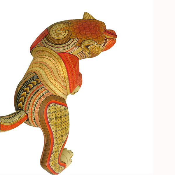 Isabel Fabian: Exquisite Puma Woodcarving
