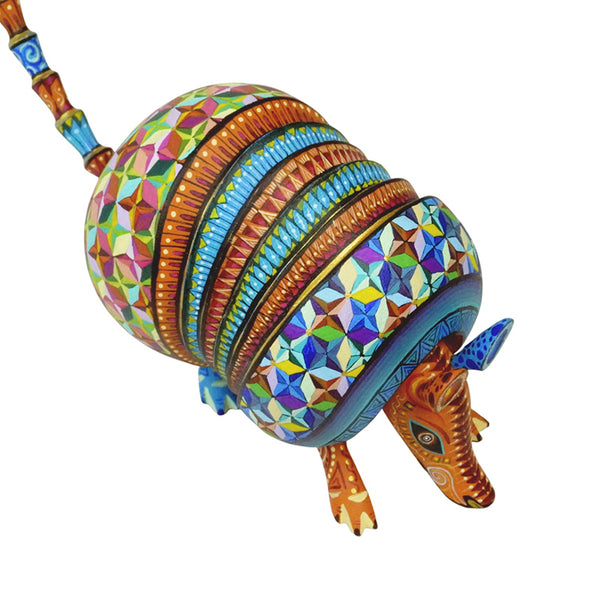 Job Luna: Exquisite Little Armadillo Woodcarving