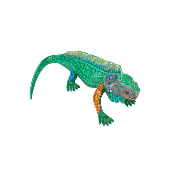 Jorge Vazquez: Fabulous Miniature Iguana Woodcarving