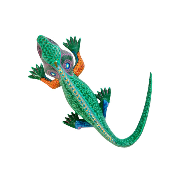 Jorge Vazquez: Fabulous Miniature Iguana Woodcarving