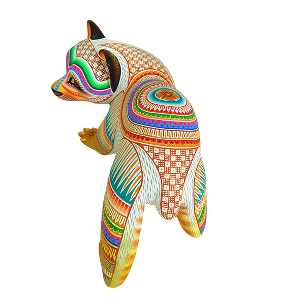 Julia Fuentes: Superb Polar Bear Sculpture