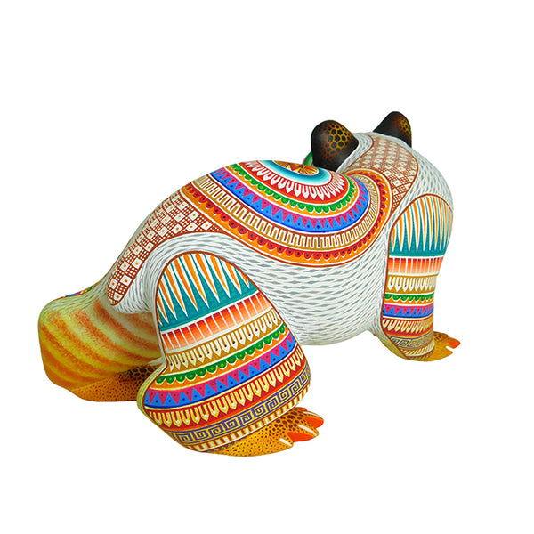 Julia Fuentes: Superb Polar Bear Sculpture