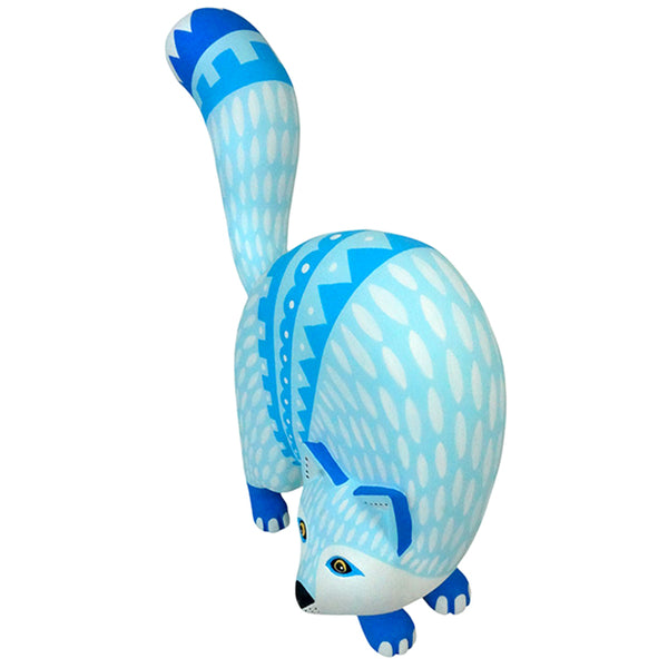 Luis Pablo:Stylized Arctic Fox Woodcarving