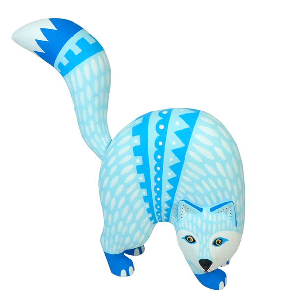 Luis Pablo:Stylized Arctic Fox Woodcarving