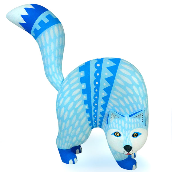 Luis Pablo:Stylized Arctic Fox Woodcarving