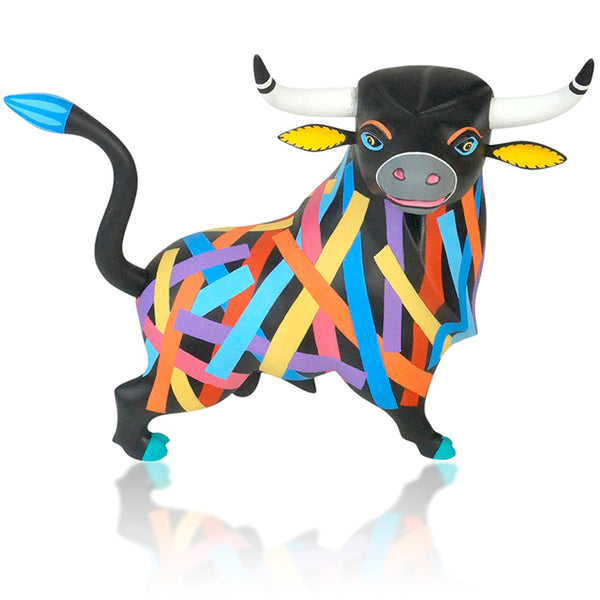 Luis Pablo:Magnificent Streamers Bull Sculpture