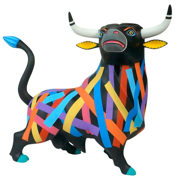 Luis Pablo:Magnificent Streamers Bull Sculpture