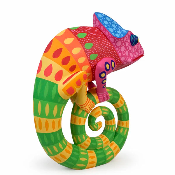 Luis Pablo: Contemporary Art Chameleon Woodcarving