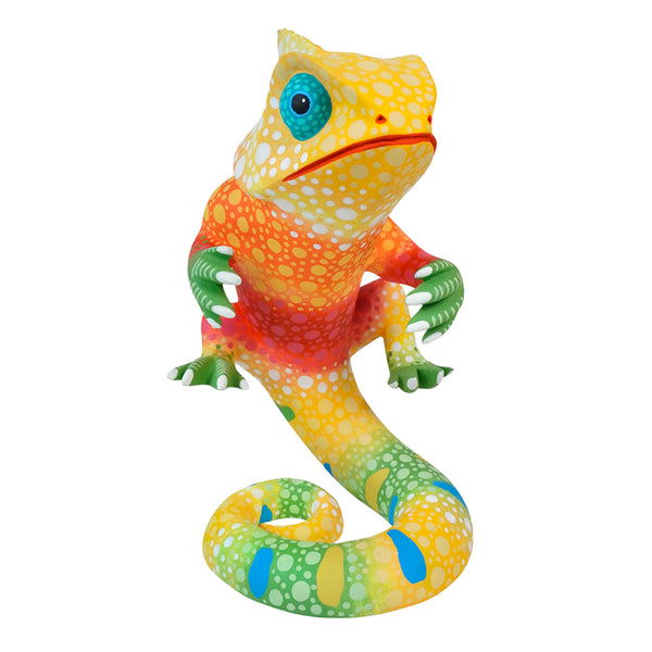 Luis Pablo: Spectacular One Piece Chameleon Woodcarving