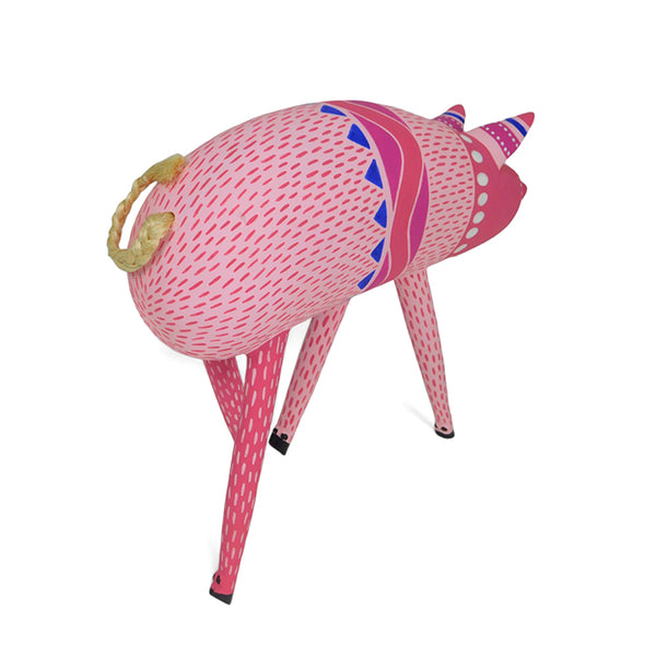 Luis Pablo: Elegant Pig Woodcarving