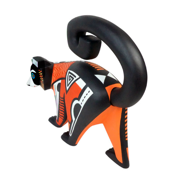 Luis Pablo: Stunning Red Ruffed Lemur Woodcarving