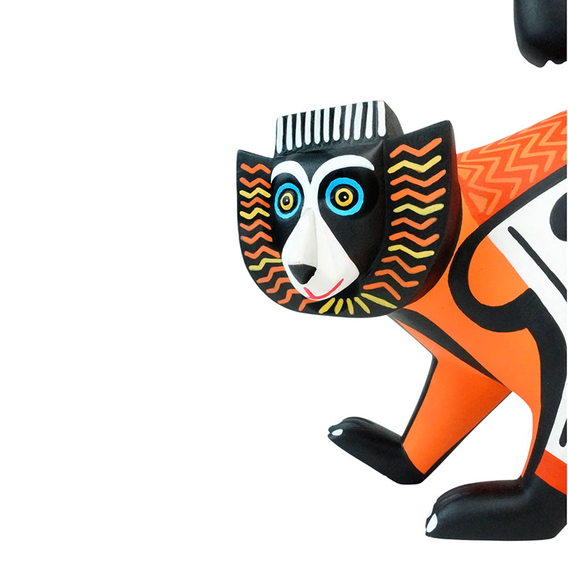 Luis Pablo: Stunning Red Ruffed Lemur Woodcarving