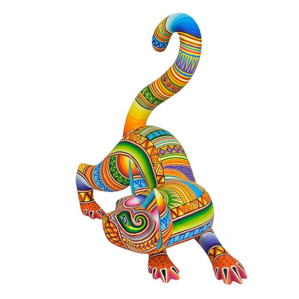 Magaly Fuentes: Playful Cat Woodcarving