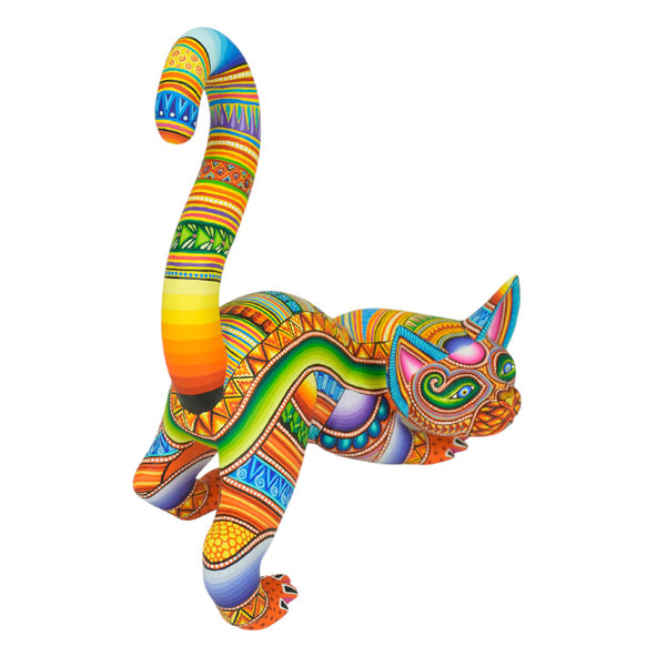 Magaly Fuentes: Playful Cat Woodcarving