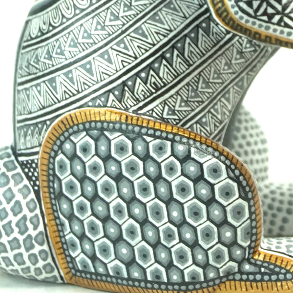 Manuel Cruz: Exquisite Little Rabbit Woodcarving