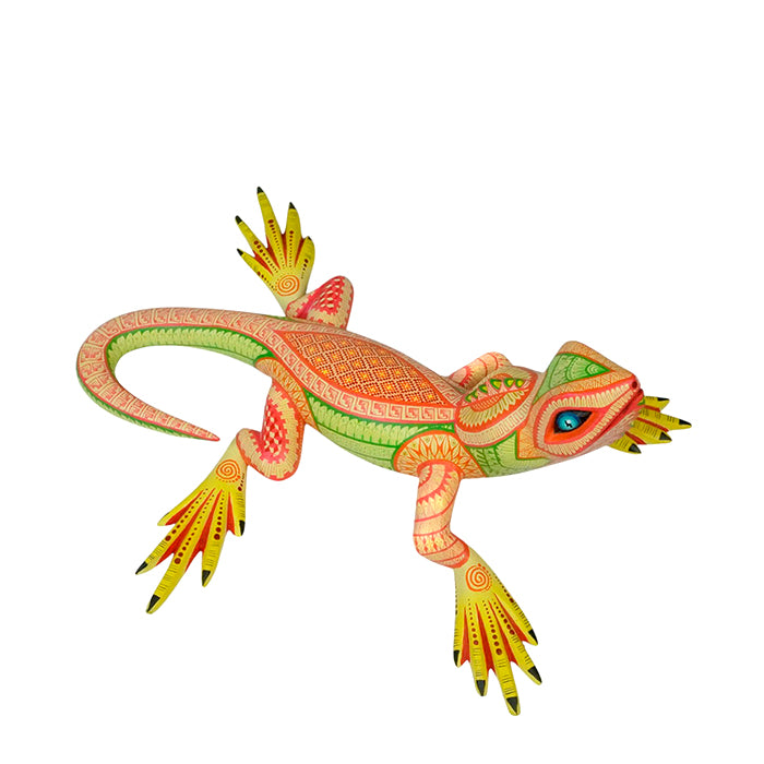 Beautiful hand carved lizard figurine from Oaxaca