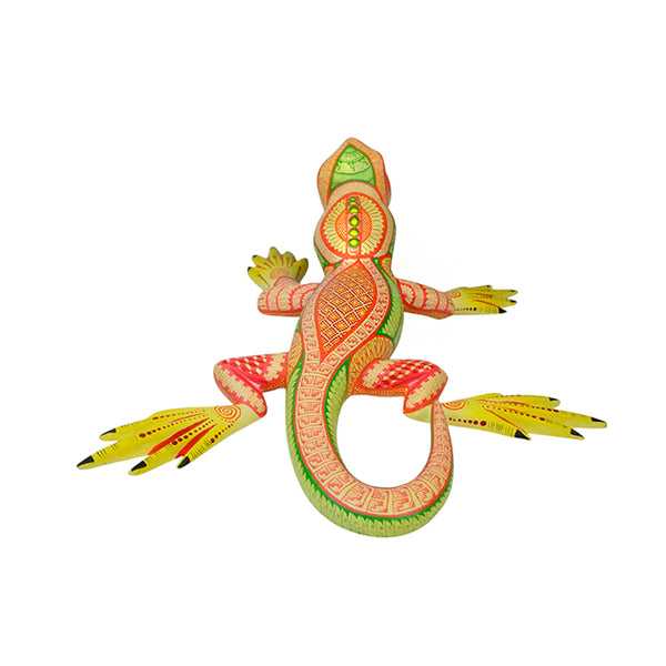 Maricela Hernandez: Exquisite Iguana Sculpture