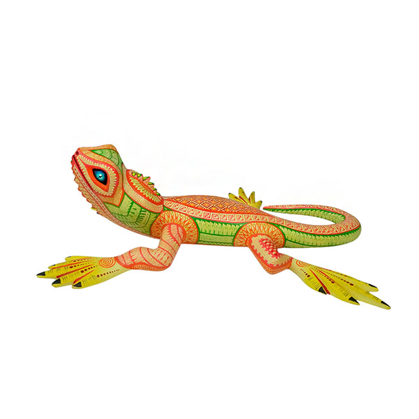 Maricela Hernandez: Exquisite Iguana Sculpture