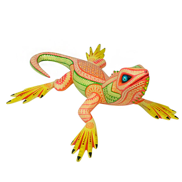 Maricela Hernandez: Exquisite Iguana Sculpture