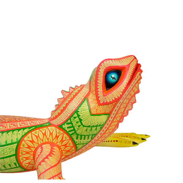 Maricela Hernandez: Exquisite Iguana Sculpture