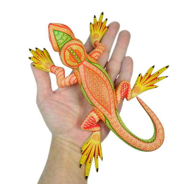 Maricela Hernandez: Exquisite Iguana Sculpture