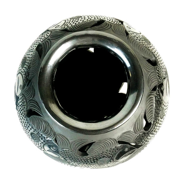 Matias Reyes: Museum Quality Barro Negro Fish Olla