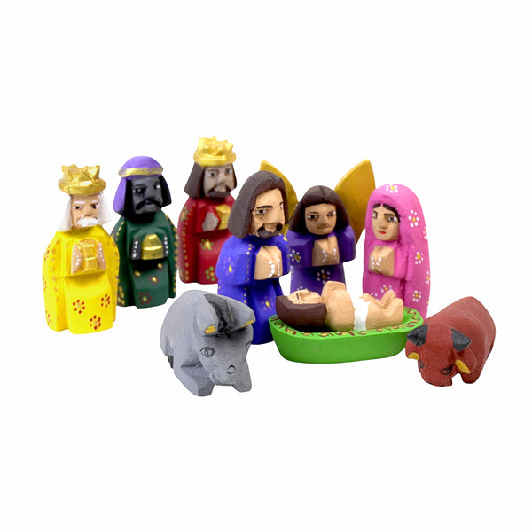 Justo Xuana: Nativity Creche Woodcarved