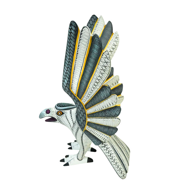 Neri & Soledad Cruz: Superb Falcon Woodcarving