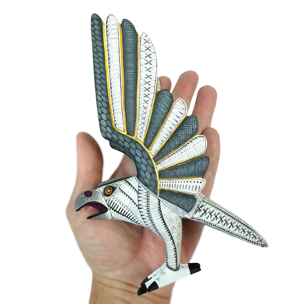 Neri & Soledad Cruz: Superb Falcon Woodcarving