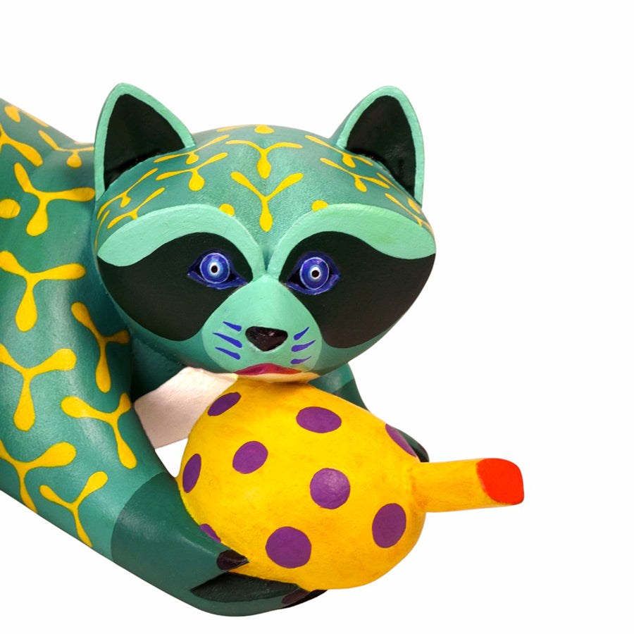 Emmanuel Ramirez: Spectacular Raccoon Alebrije Woodcarving
