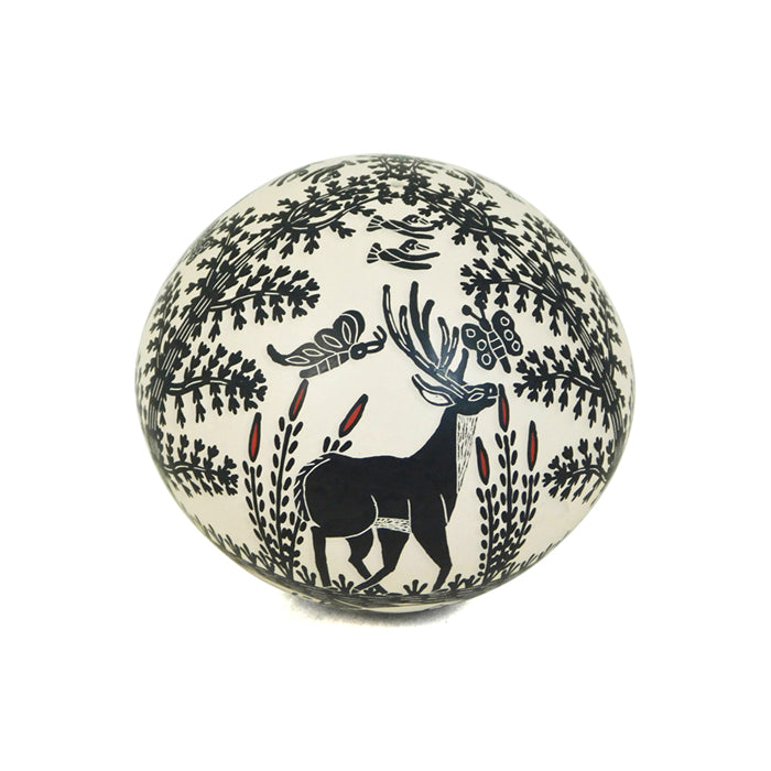 Efren Ledezma: Deer & Butterflies Olla