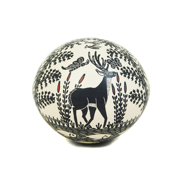 Efren Ledezma: Deer & Butterflies Olla