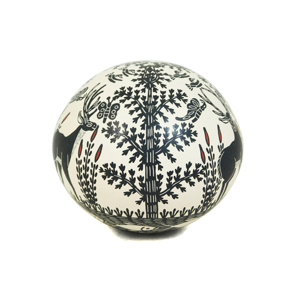 Efren Ledezma: Deer & Butterflies Olla